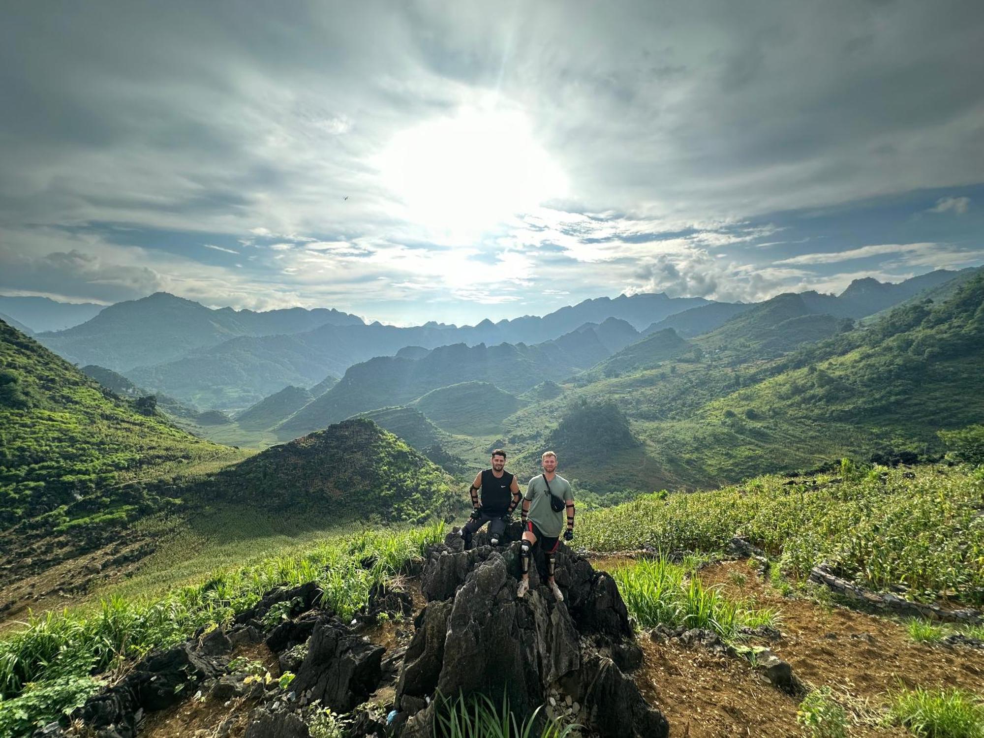 HA GIANG Safari Hostel&Group tours Extérieur photo