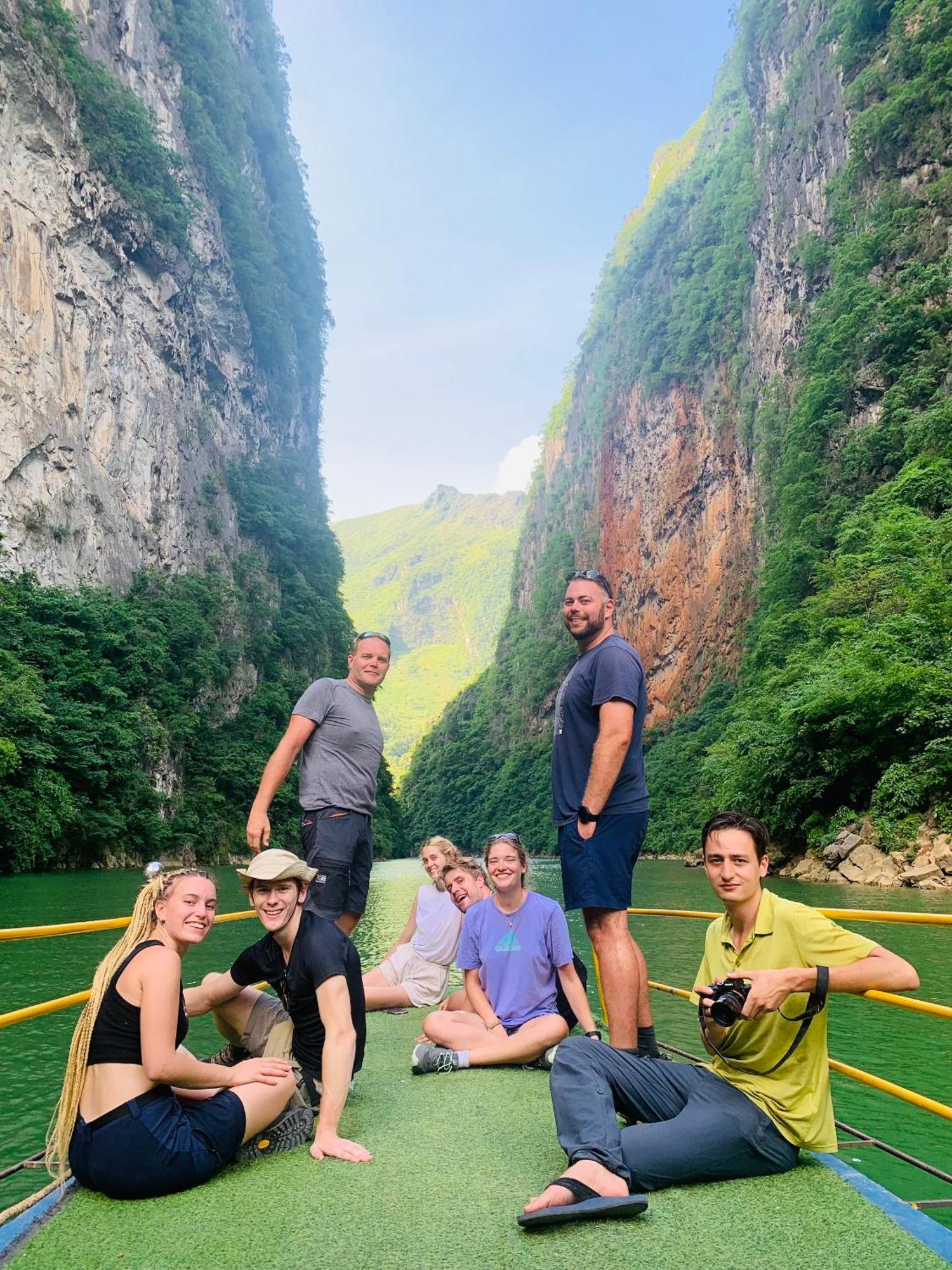 HA GIANG Safari Hostel&Group tours Extérieur photo